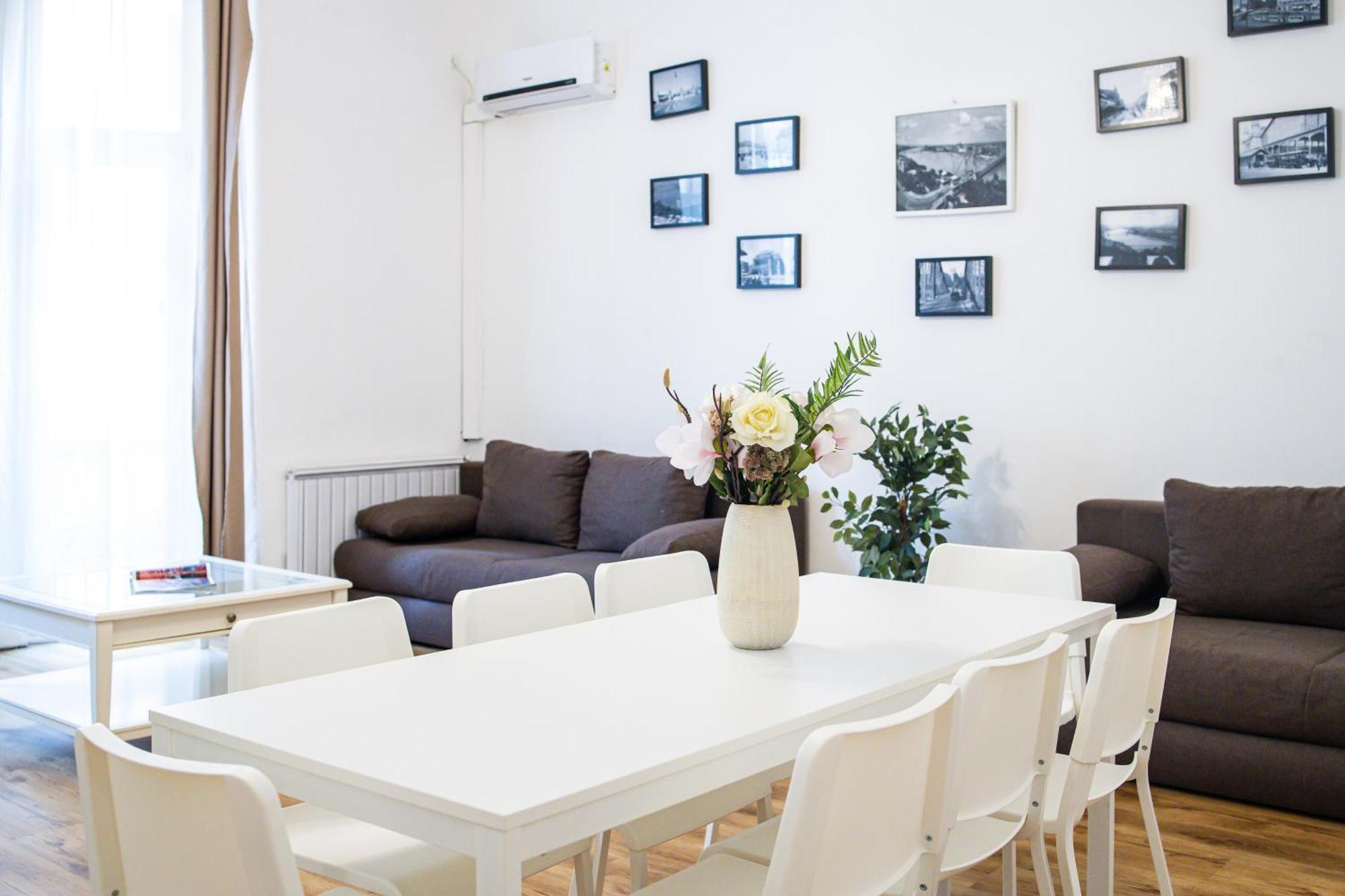 Real Apartments Lovag Budapest Ngoại thất bức ảnh