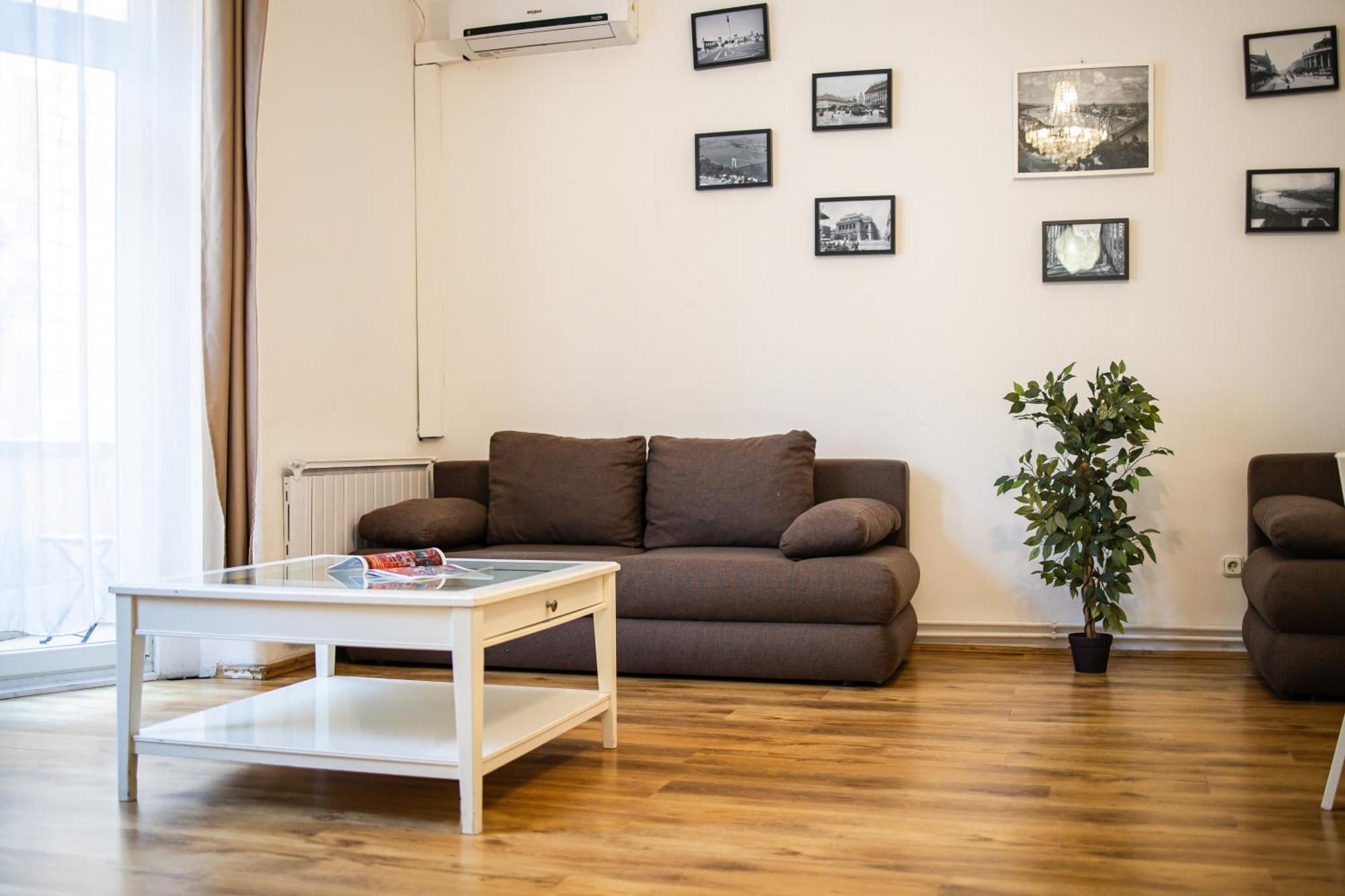 Real Apartments Lovag Budapest Ngoại thất bức ảnh