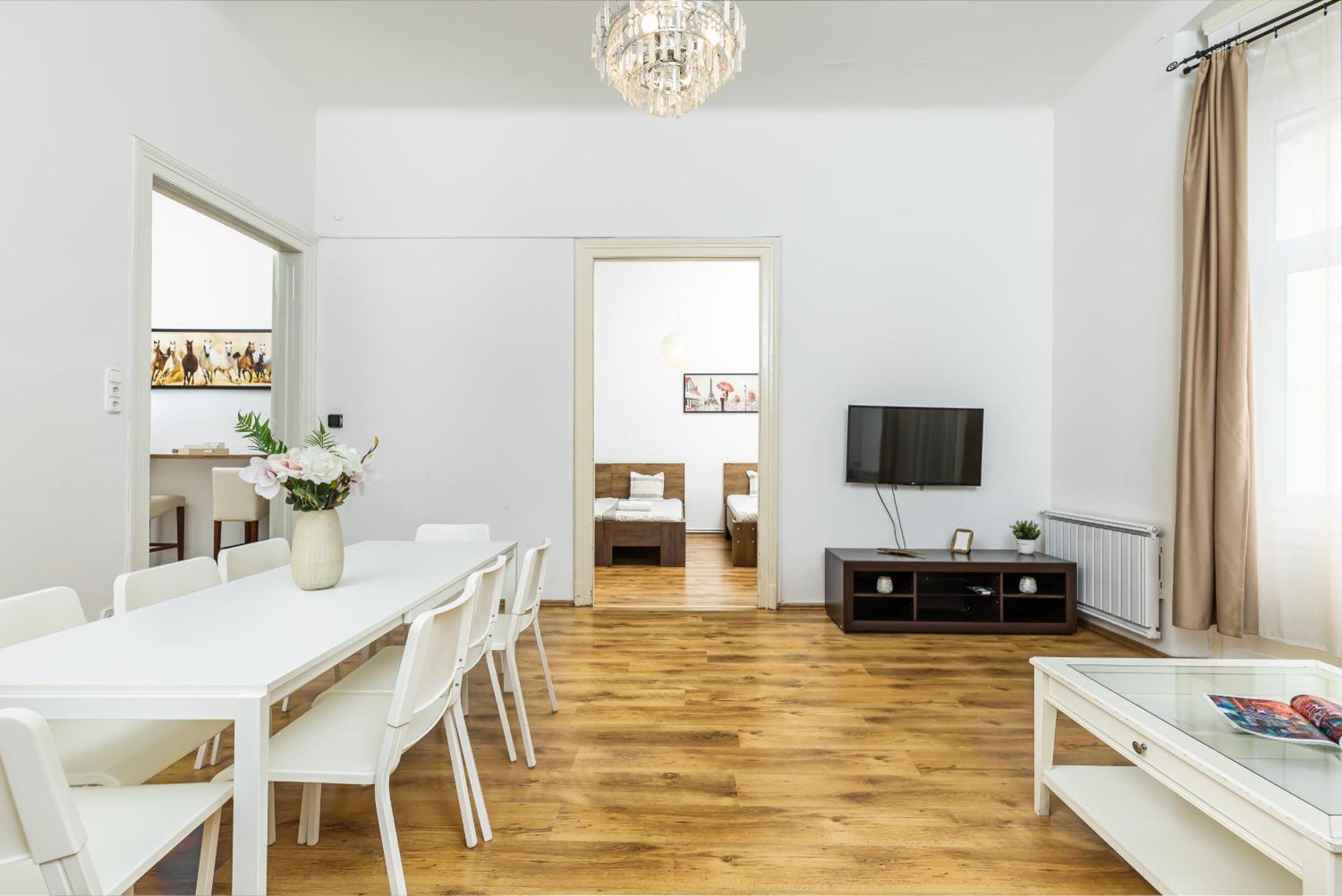 Real Apartments Lovag Budapest Ngoại thất bức ảnh