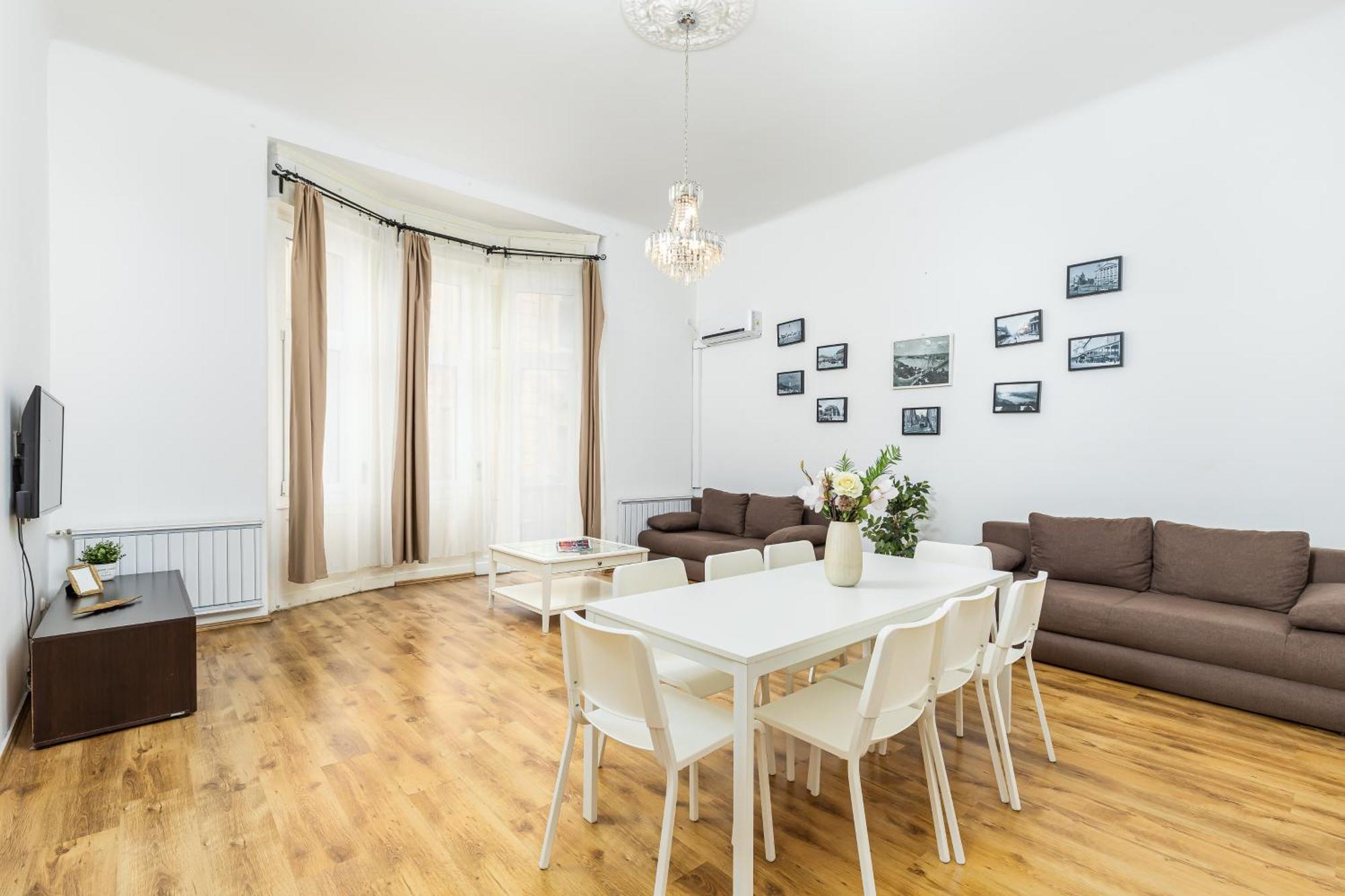 Real Apartments Lovag Budapest Ngoại thất bức ảnh
