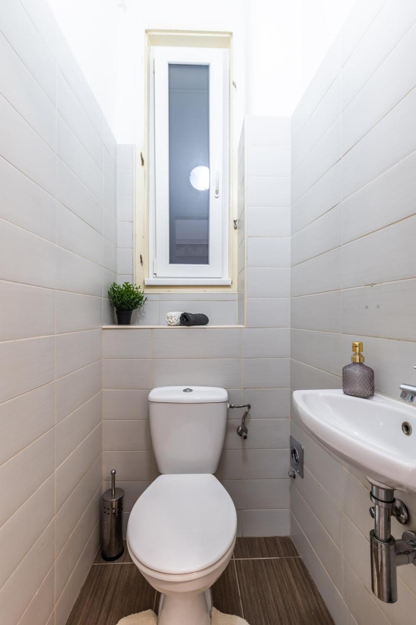 Real Apartments Lovag Budapest Ngoại thất bức ảnh
