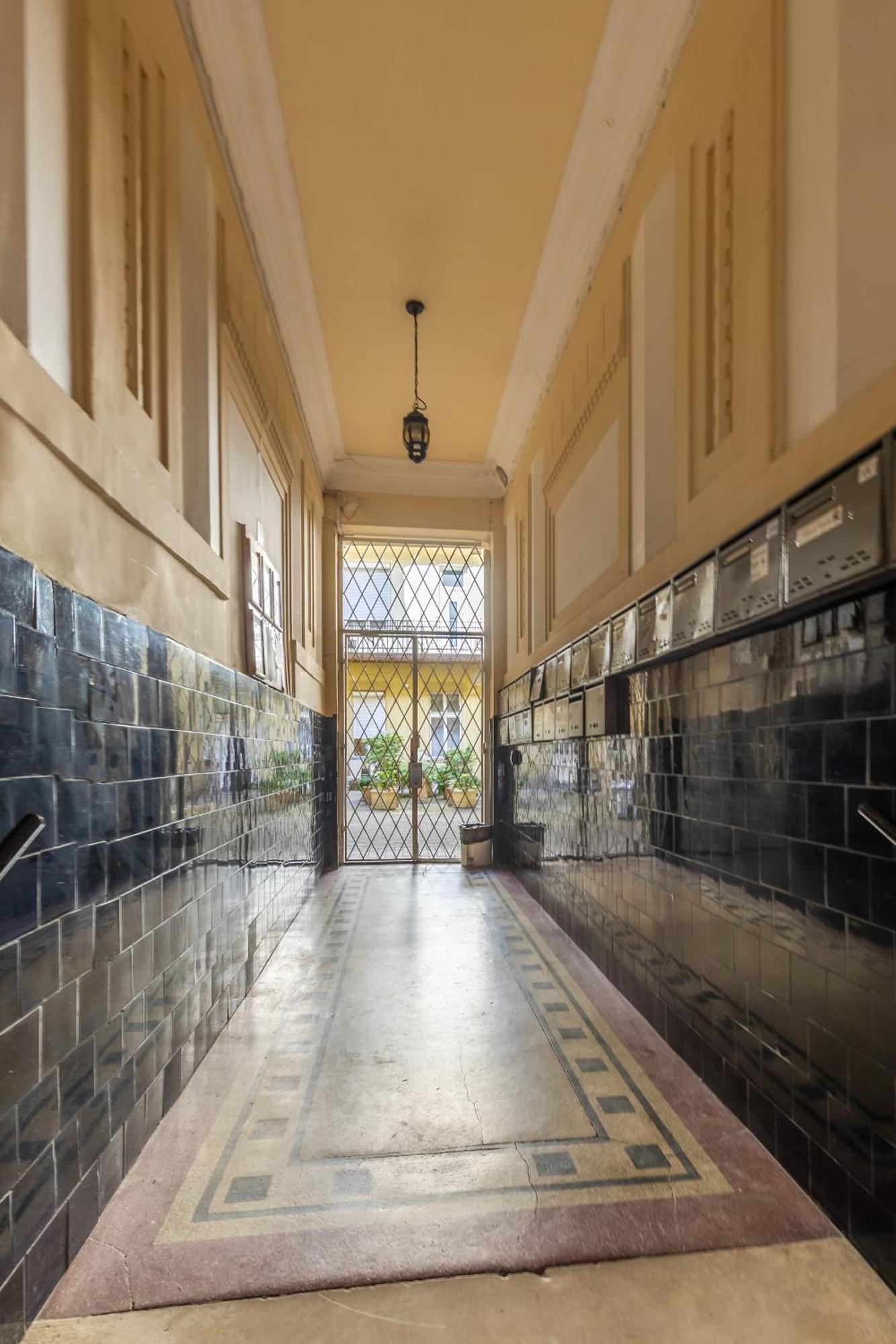 Real Apartments Lovag Budapest Ngoại thất bức ảnh
