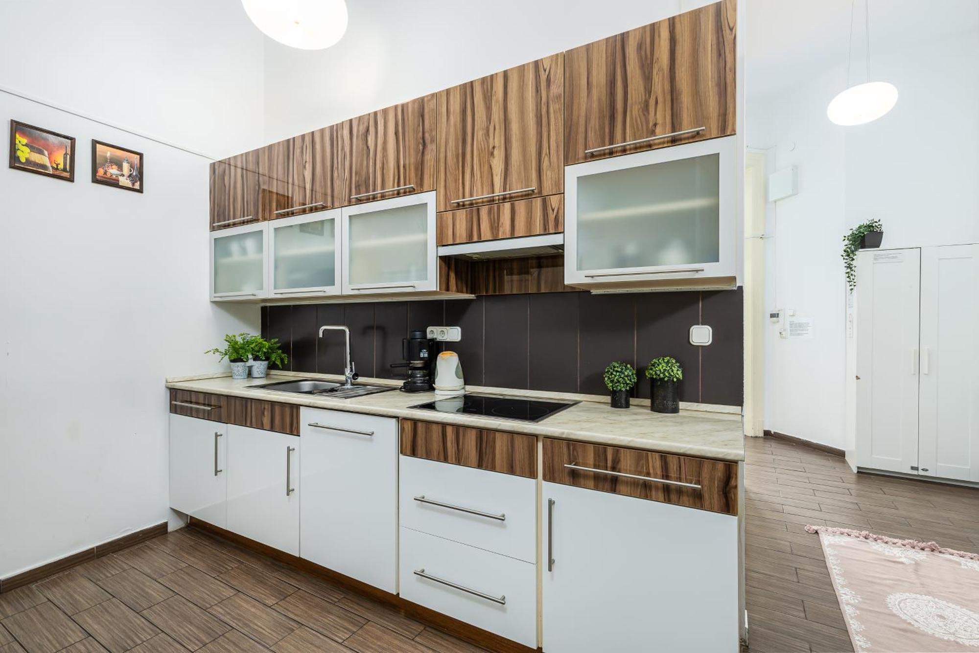 Real Apartments Lovag Budapest Ngoại thất bức ảnh