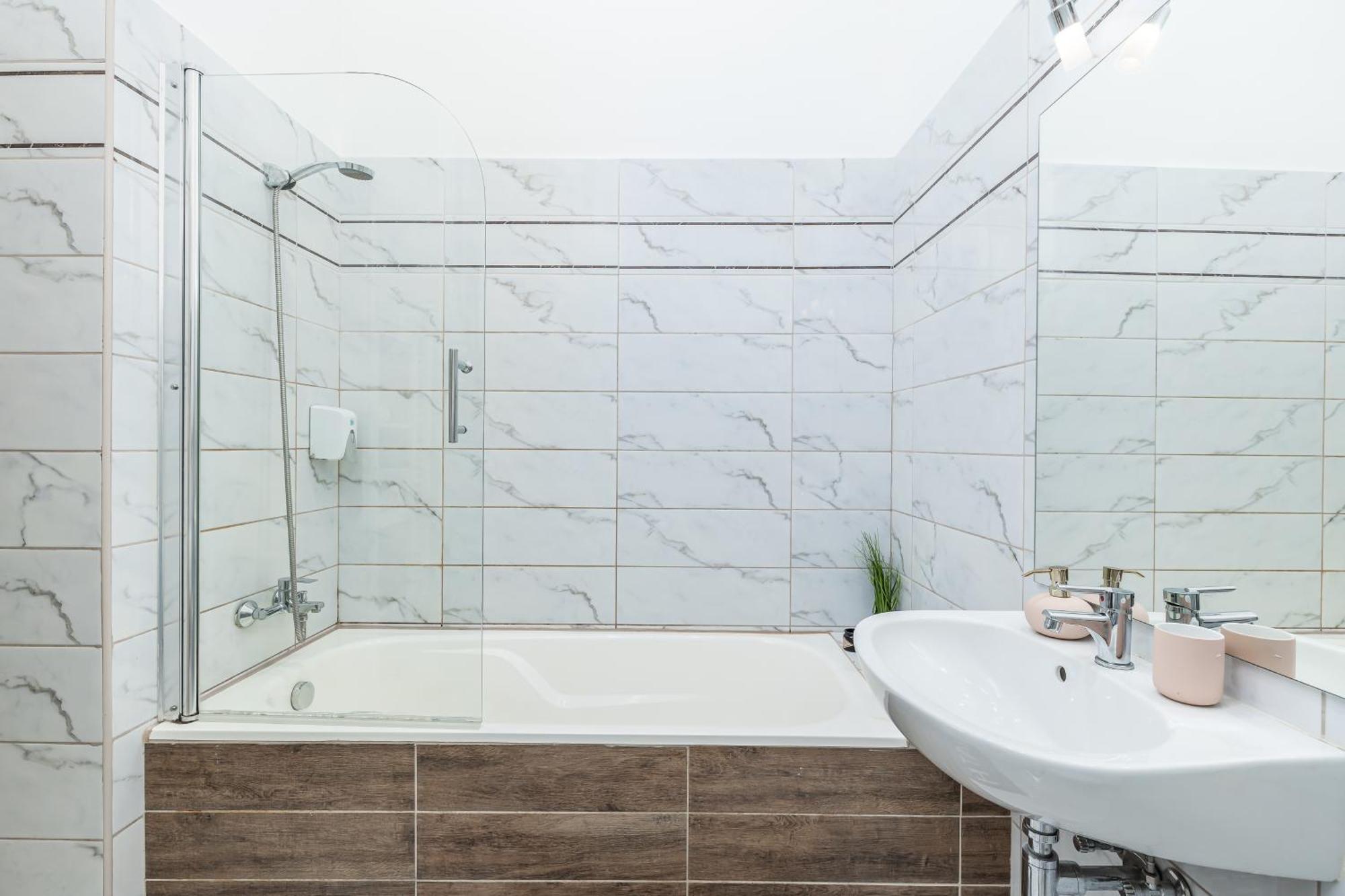 Real Apartments Lovag Budapest Ngoại thất bức ảnh